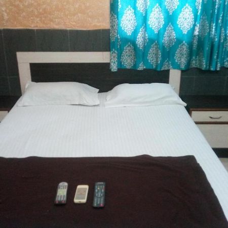 Hotel Sarang Lodge Panvel Exterior photo