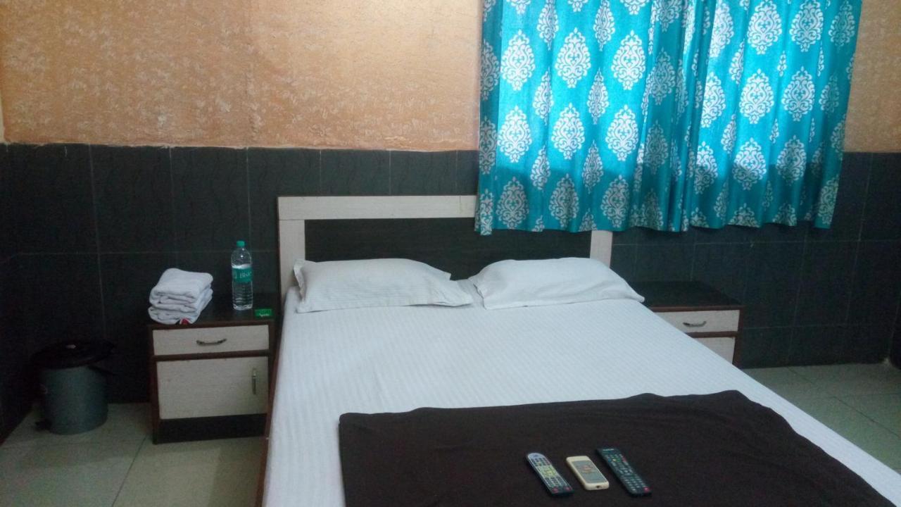 Hotel Sarang Lodge Panvel Exterior photo